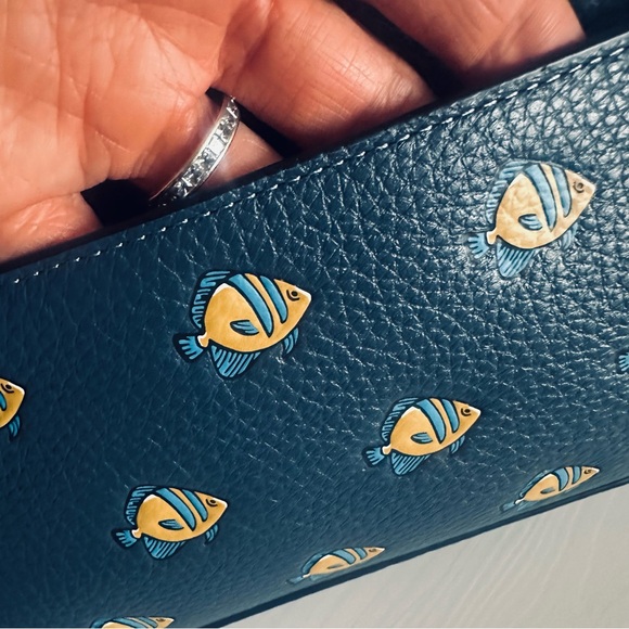 NWT Coach Dark Blue Fish Pattern Travel Bag - Picture 10 of 12